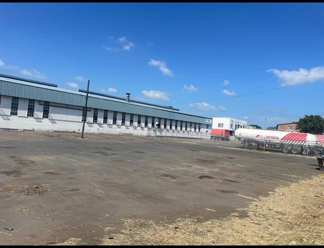 3,600M² INDUSTRIAL YARD TO LET IN NEW GERMANY